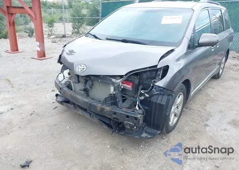 2015 Toyota Sienna Le 8 Passenger из США, поврежденный, VIN 5TDKK3DC8FS688568